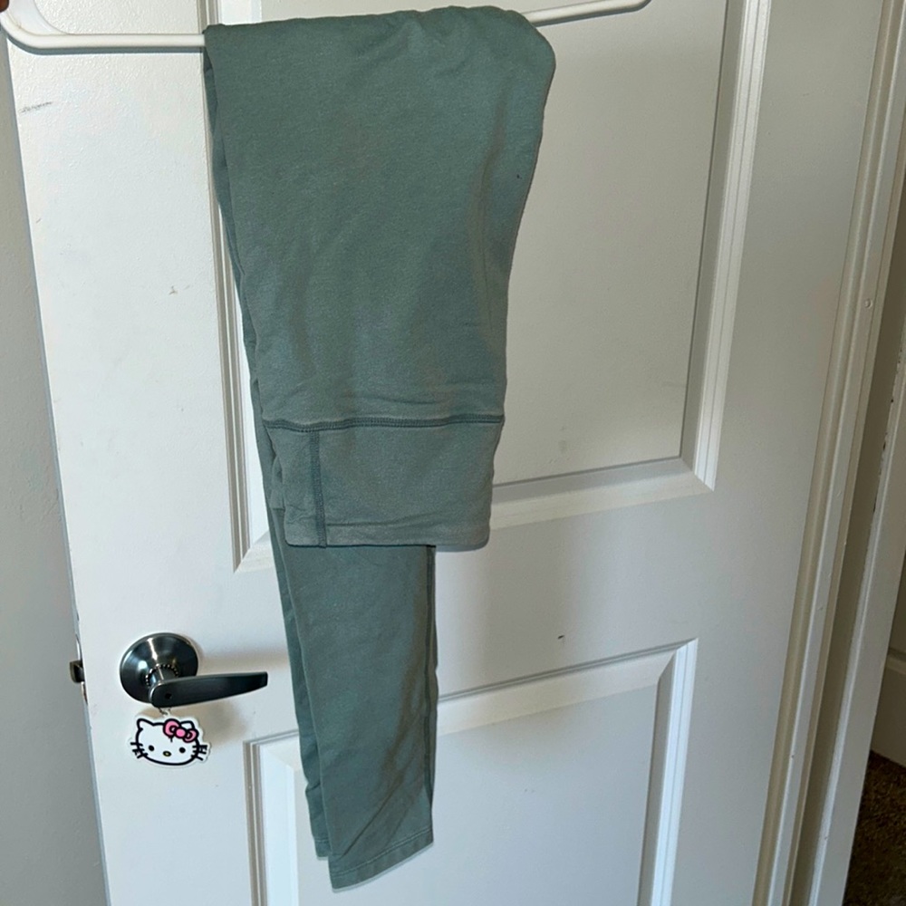 Sea foam green leggings